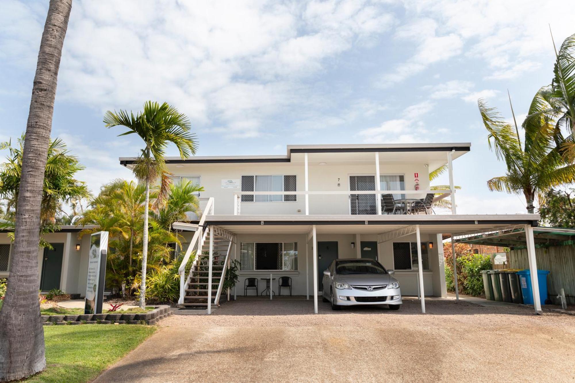 Palm View Holiday Apartments Bowen Exterior photo