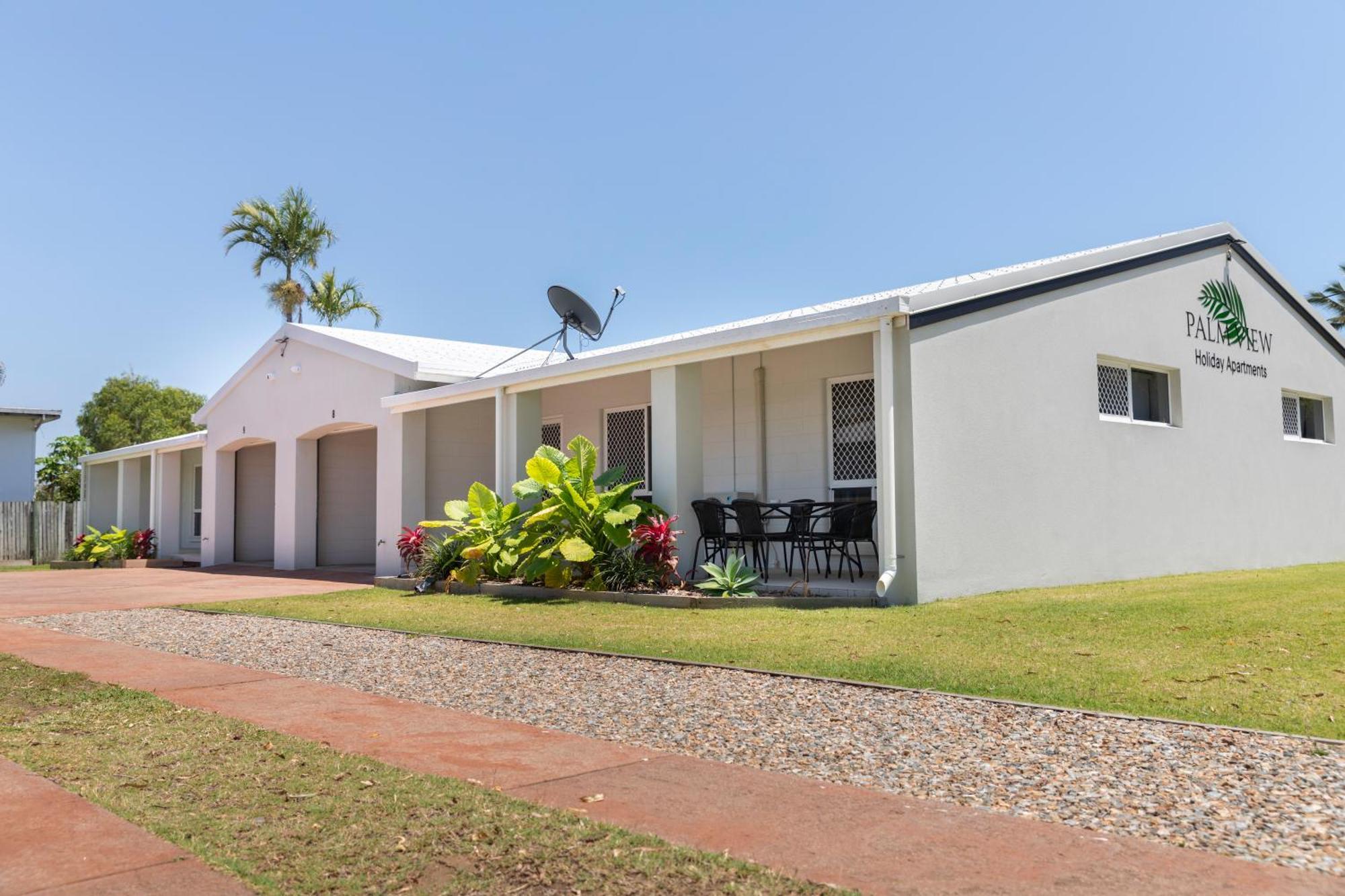 Palm View Holiday Apartments Bowen Exterior photo